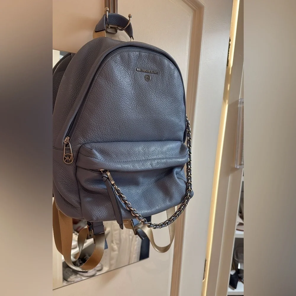 Michael Kors 12 zip